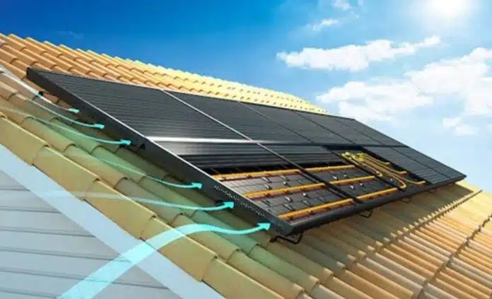 Panneau solaire hybride